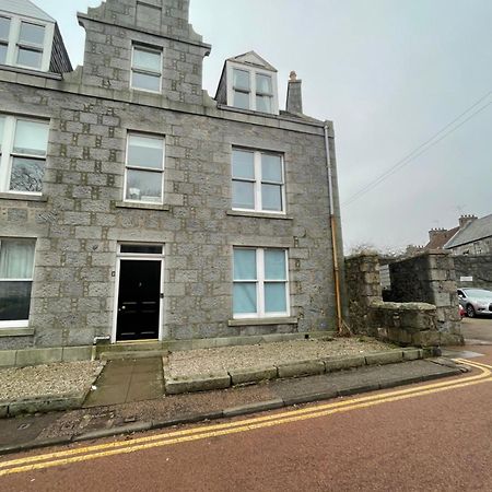 Modern & Cosy Apartment In The Heart Of The Historic Old Town Of Aberdeen, Free Wifi, Free Parking Exteriör bild