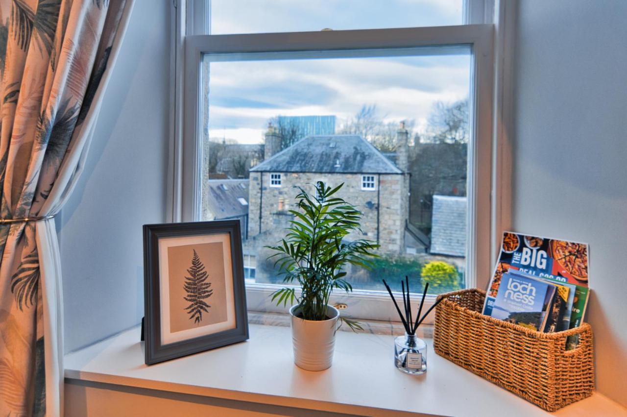 Modern & Cosy Apartment In The Heart Of The Historic Old Town Of Aberdeen, Free Wifi, Free Parking Exteriör bild