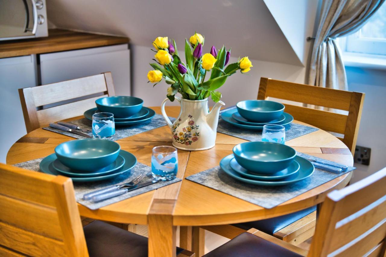Modern & Cosy Apartment In The Heart Of The Historic Old Town Of Aberdeen, Free Wifi, Free Parking Exteriör bild